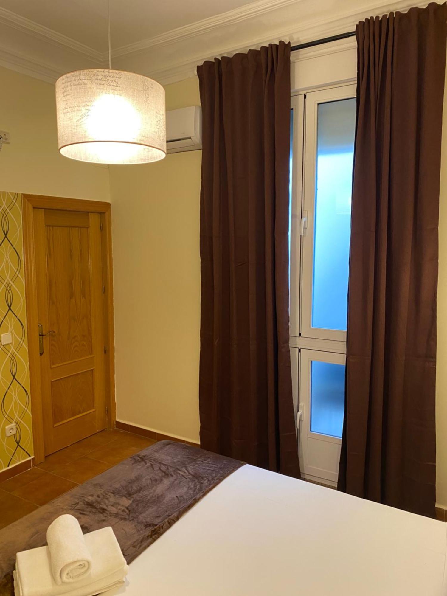 Hostal Oliver Madrid Dış mekan fotoğraf